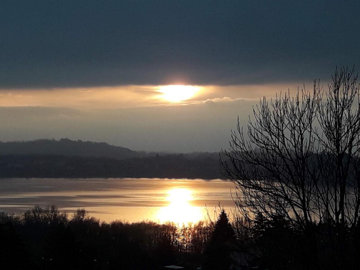 Tramonto Al Lago Gavirate Εξωτερικό φωτογραφία